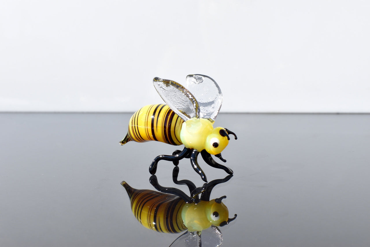 Bee Gifts, Bee Decor, Glass Sculpture, Bumble Bee, Honey Bee, Glass Animals, Blown Glass Animals, Glass Bee, Bees, Honey Bee Decor, Art