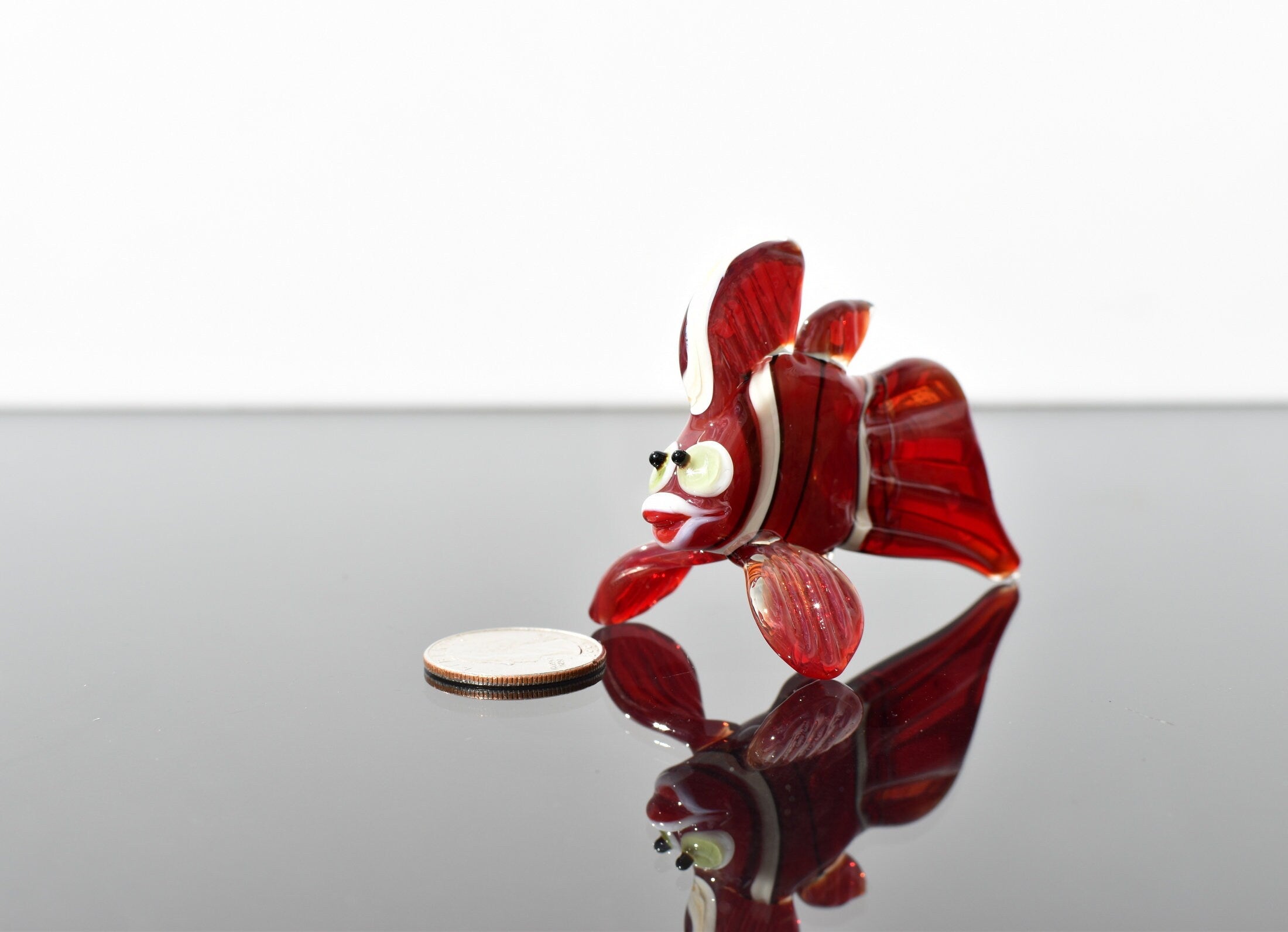 Handmade Red Glass Clownfish Figurine: Collectible Art Glass, 3 Inch