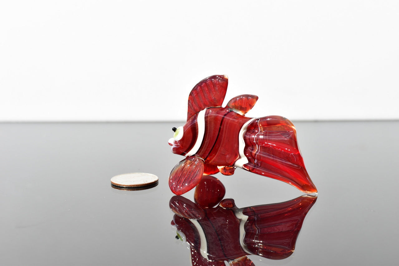 Handmade Red Glass Clownfish Figurine: Collectible Art Glass, 3 Inch
