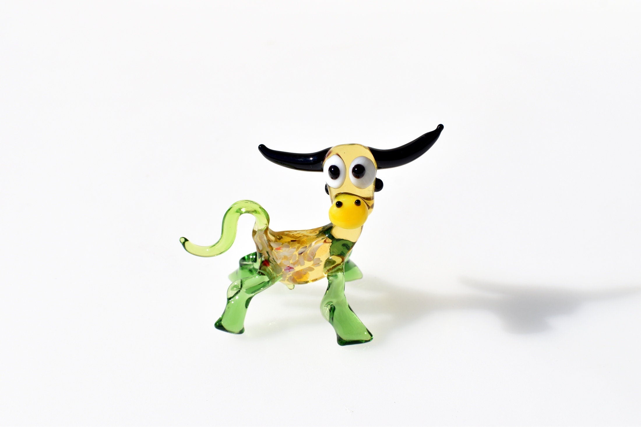Whimsical Glass Bull Figurine: Hand-Blown Art Glass Collectible