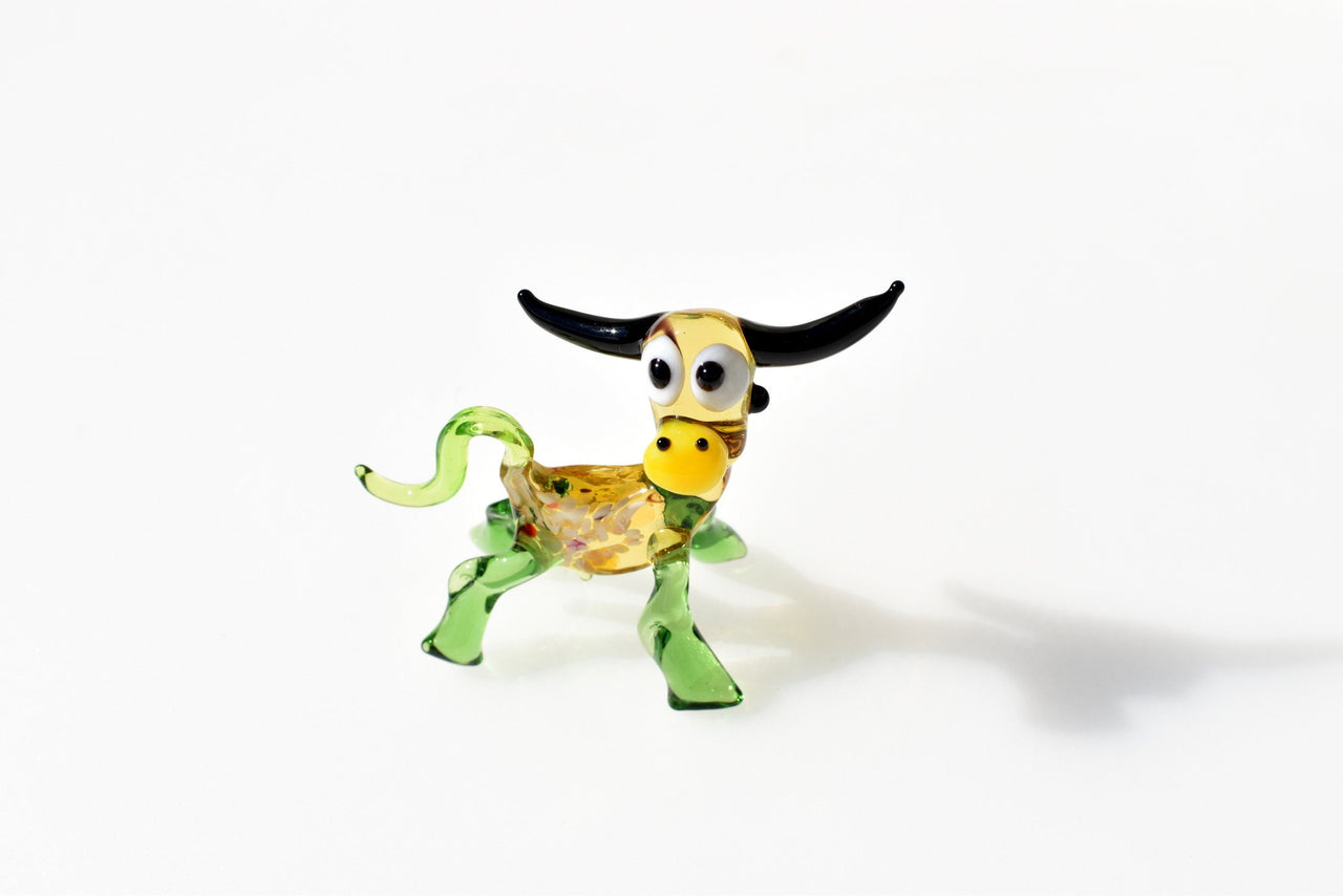 Whimsical Glass Bull Figurine: Hand-Blown Art Glass Collectible