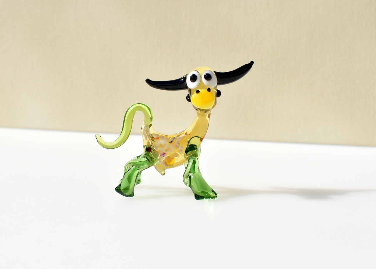 Whimsical Glass Bull Figurine: Hand-Blown Art Glass Collectible