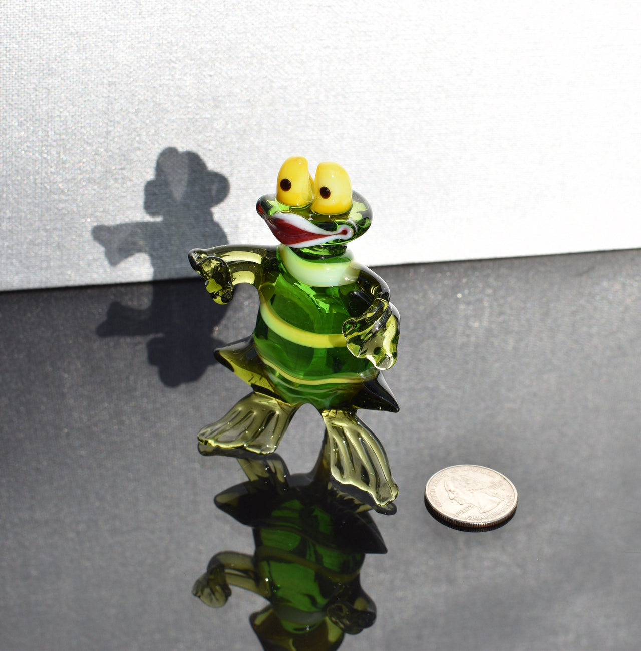 Frog Gifts, Cute Frog, Glass Sculptures, Glass Animal Figurines, Glass Frog, Blown Glass Frog, Frog Figurines, Glass Animals, Frog Glass
