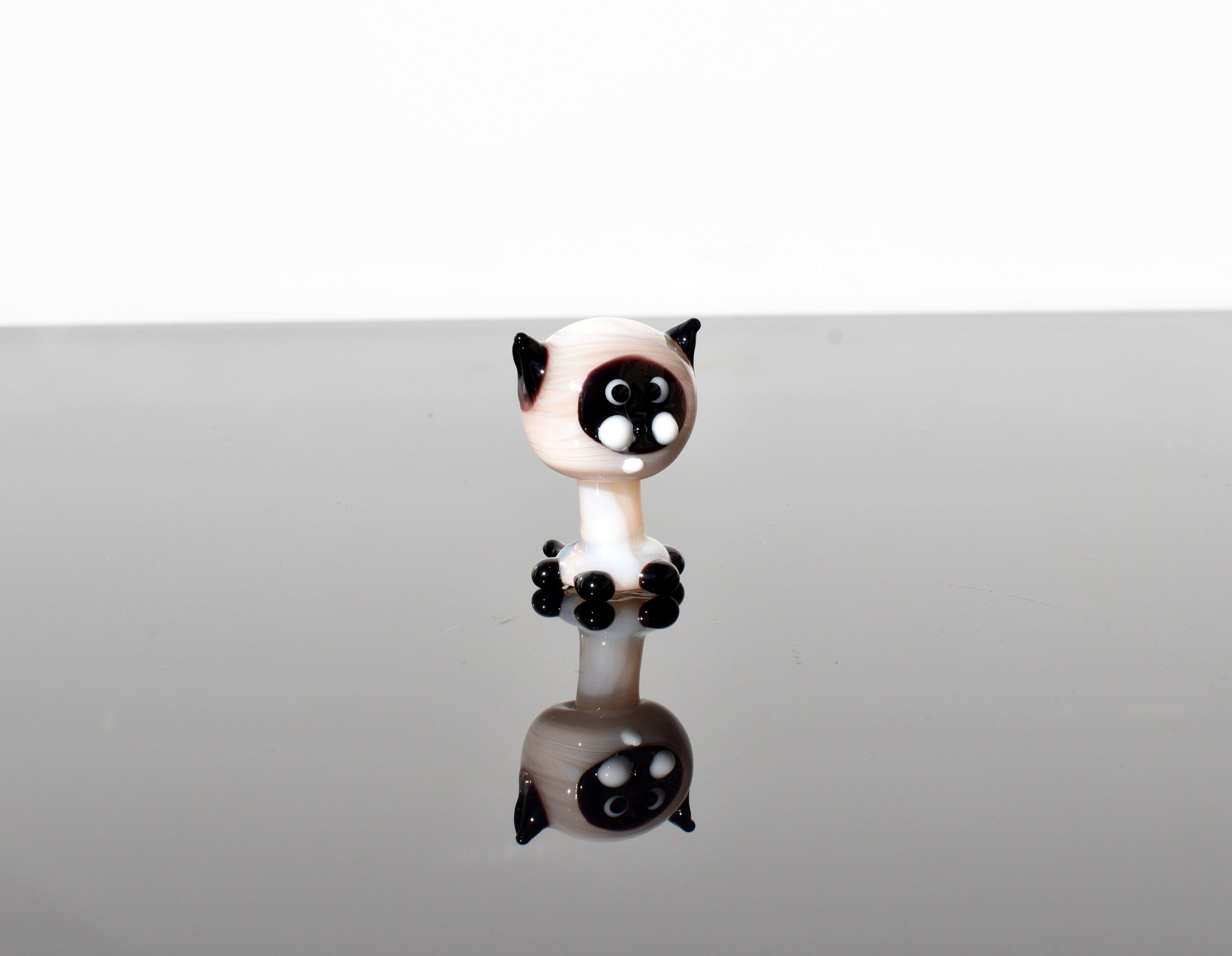 Lampwork Siamese Cat Figurine: Whimsical Glass Menagerie