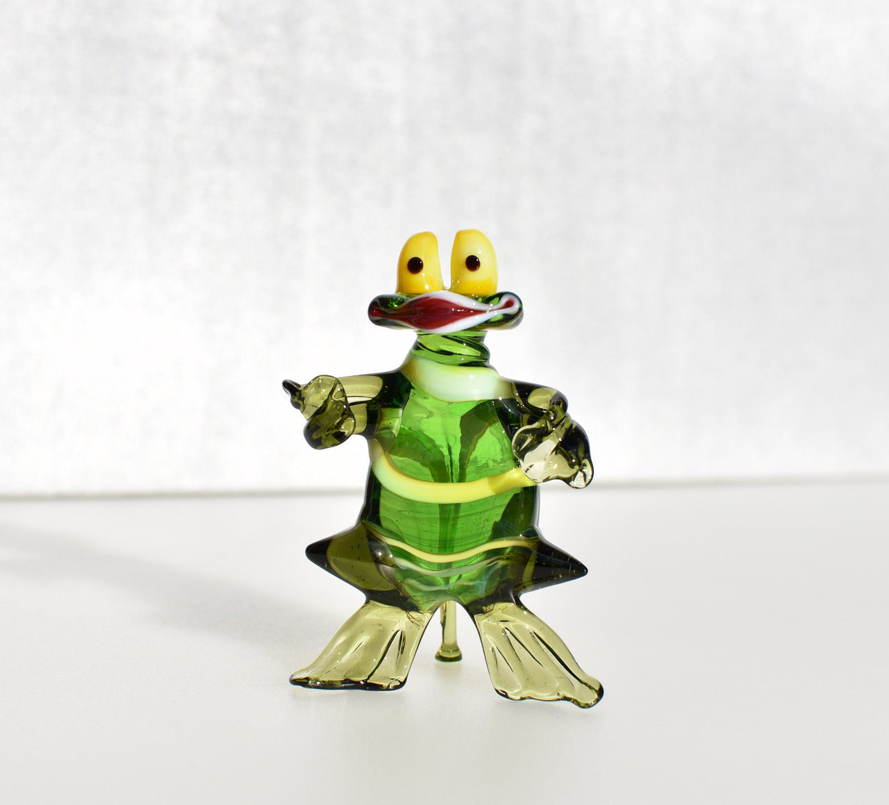 Frog Gifts, Cute Frog, Glass Sculptures, Glass Animal Figurines, Glass Frog, Blown Glass Frog, Frog Figurines, Glass Animals, Frog Glass
