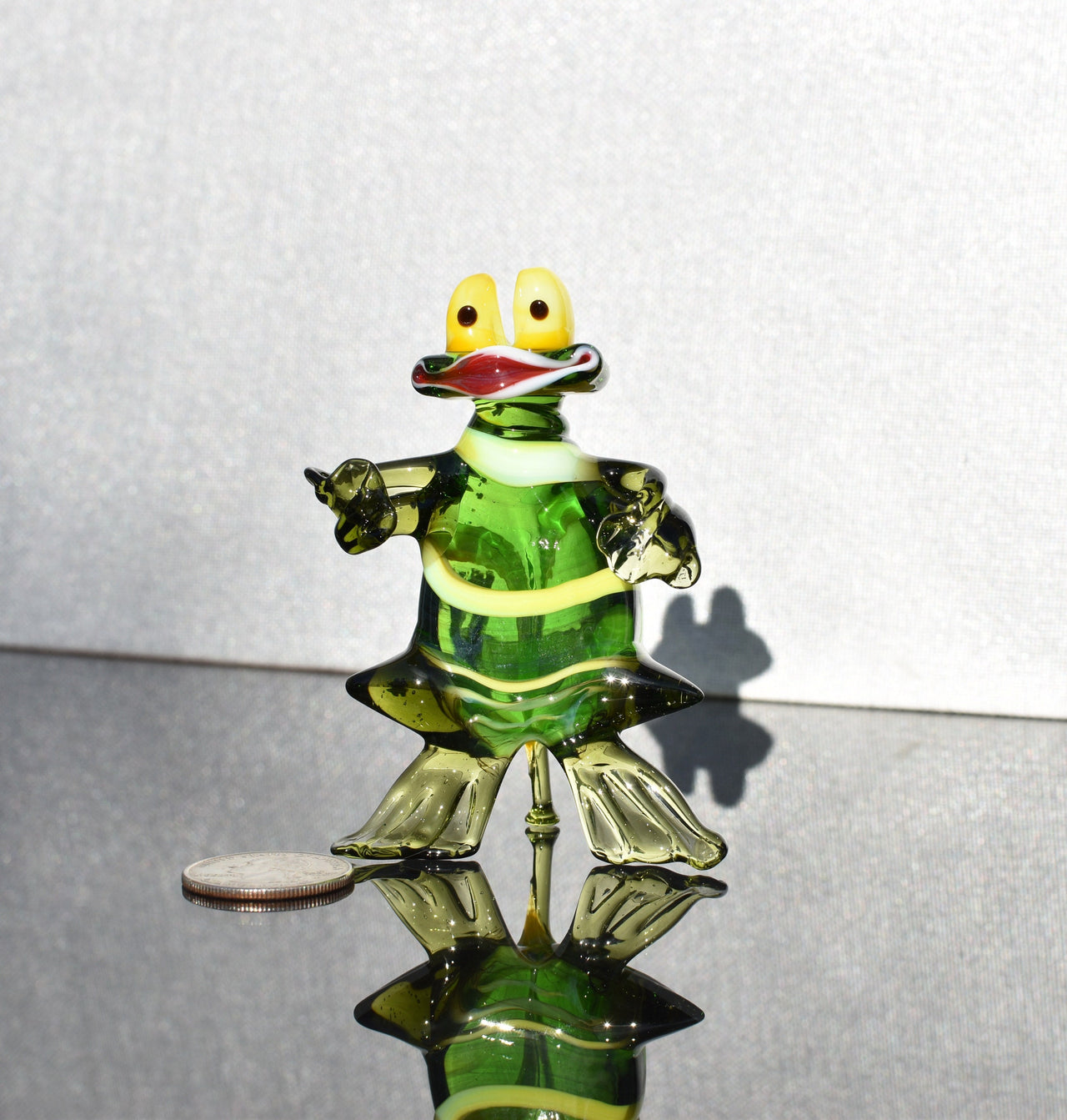 Frog Gifts, Cute Frog, Glass Sculptures, Glass Animal Figurines, Glass Frog, Blown Glass Frog, Frog Figurines, Glass Animals, Frog Glass