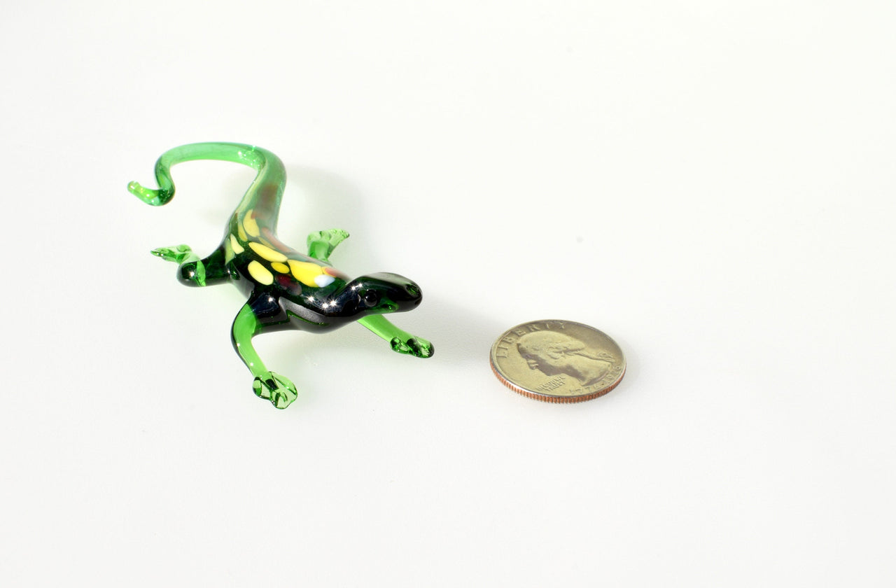 Hand Blown Glass Lizard Figurine: Realistic Reptile Sculpture