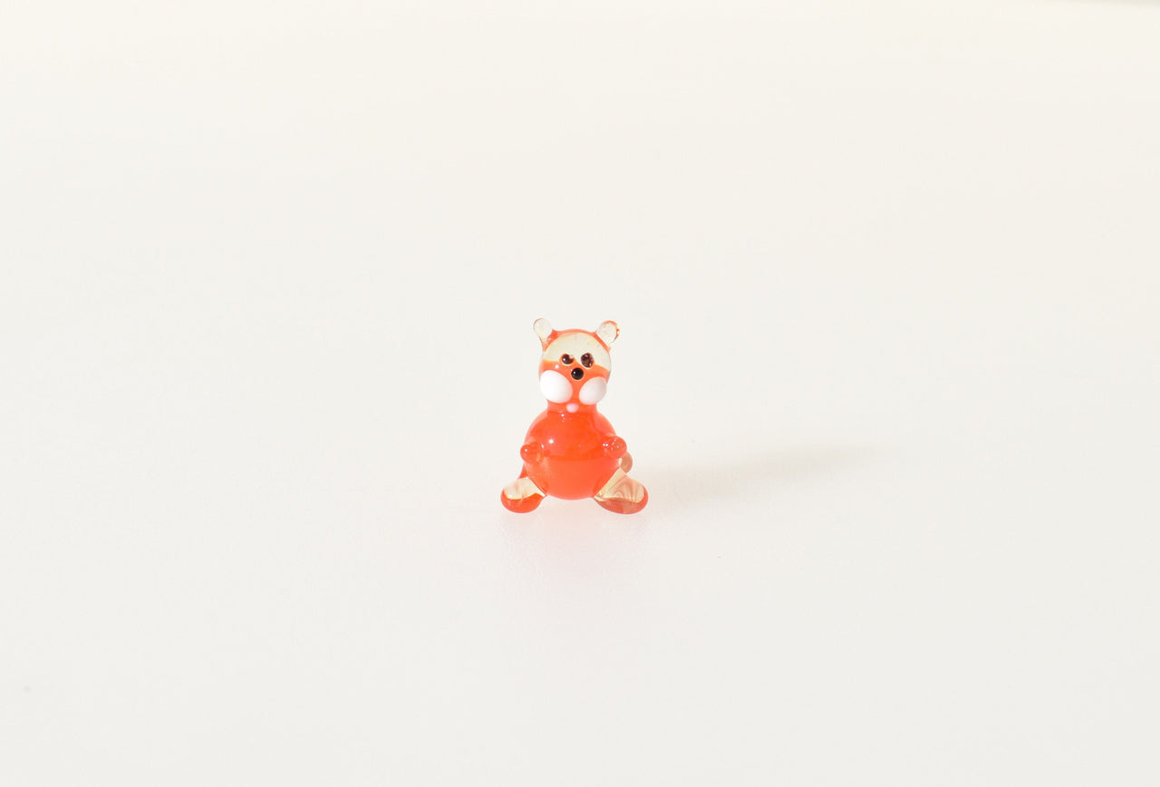 Tiny Lampwork Glass Cat Figurine: Whimsical Miniature