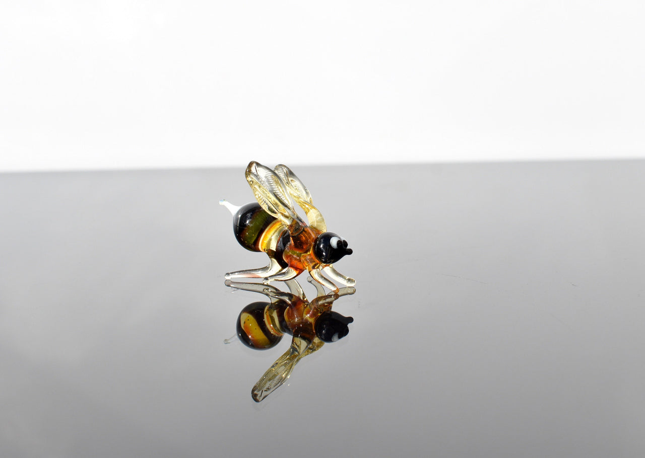 Bee Gifts, Tiny Glass Animals, Bumble Bee, Honey Bee, Mini Glass Animals, Glass Figures, Bee Decor, Glass Bee, Miniature Glass, Art