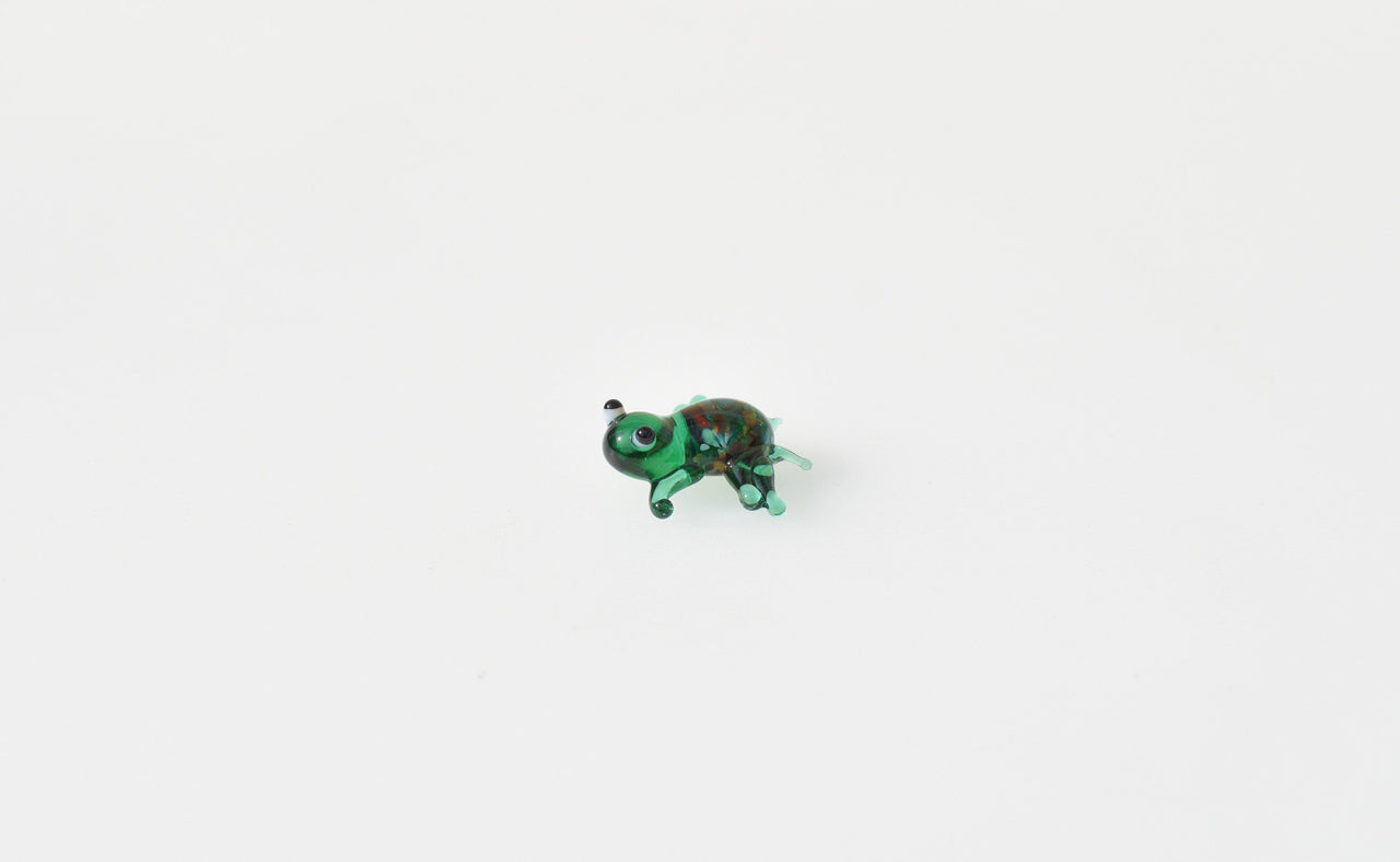 Handmade Green Glass Frog Figurine: Whimsical Miniature Sculpture