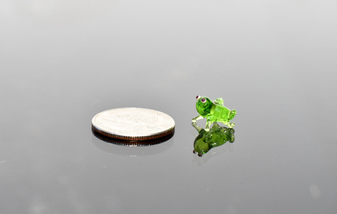 Tiny Glass Animals, Miniature Glass Animals, Cute Frog, Glass Frog, Glass Animals, Frog Figurines, Mini Frog, Lampwork Glass, Frog Gifts