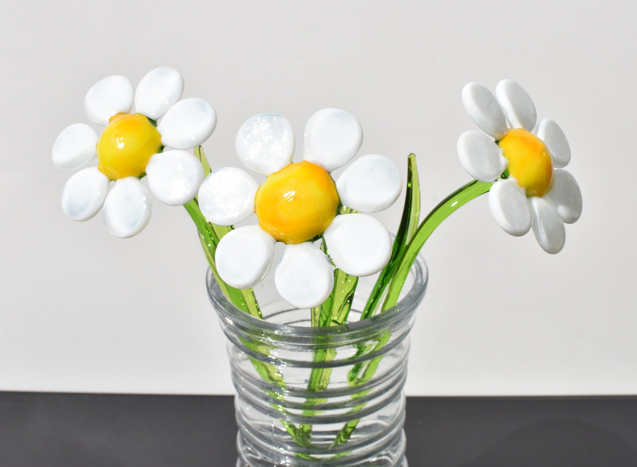 Beautiful long stem white-yellow glass daisy flower. Excellent addition to your glass collection. Each flower is priced individually.