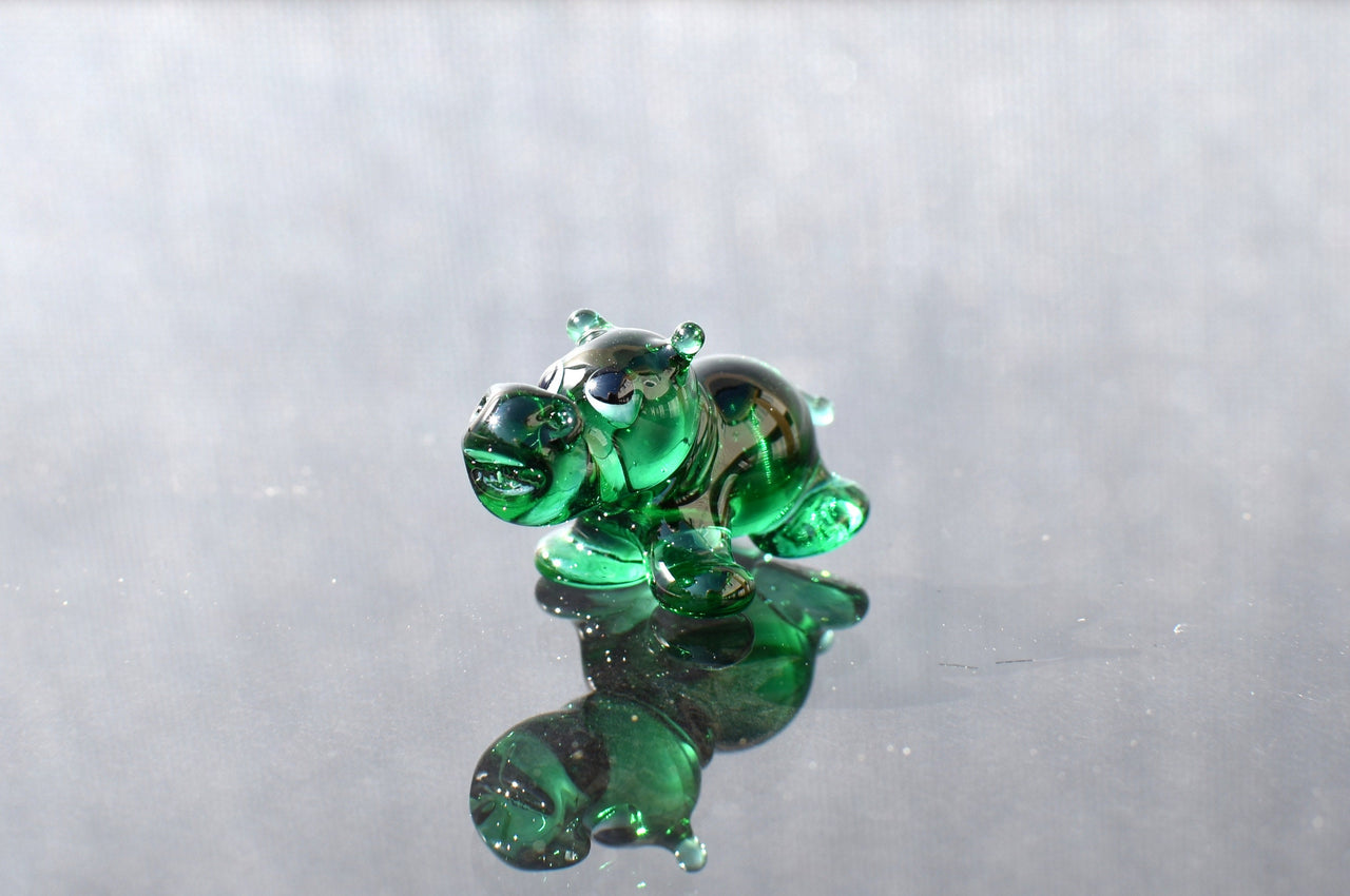 Tiny Green Glass Hippo – Handcrafted Miniature Hippopotamus Figurine