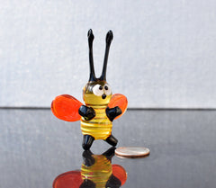 Bee Decor, Glass Sculpture, Glass Figures, Bee Gifts, Bumble Bee, Honey Bee, Glass Animals, Blown Glass Animals, Glass Bee, Bees, Art