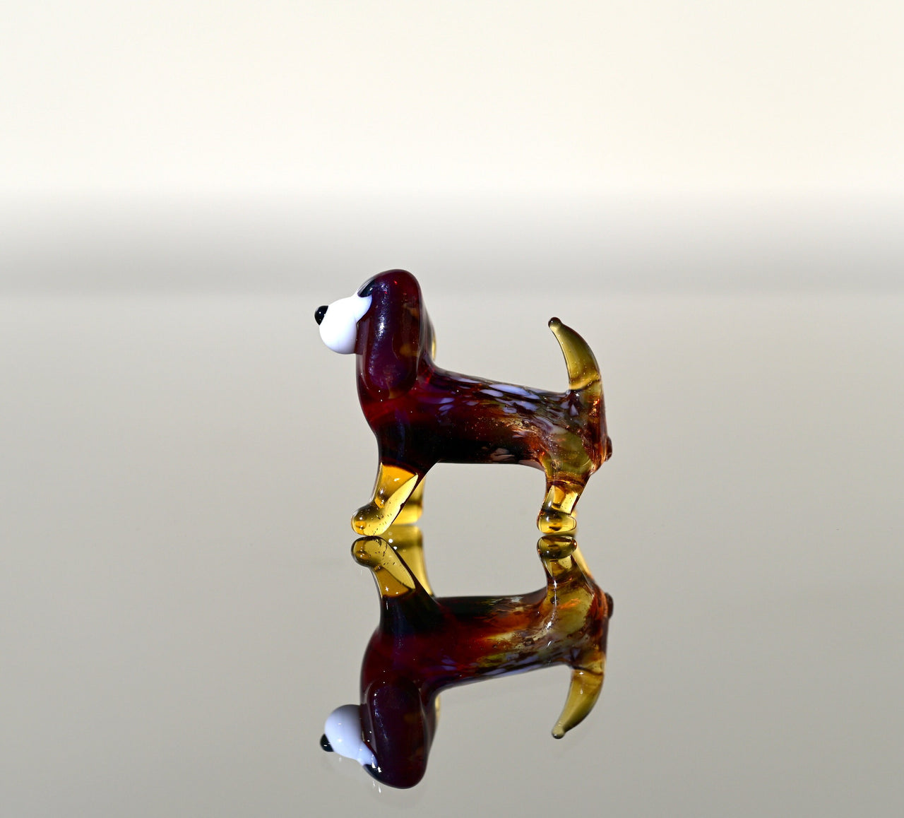 Amber Glass Beagle Gifts, Beagle Art, Tiny Glass Animals, Brown Dog Figurine, Miniature Glass Animals, Glass Dog, Puppy Memorial Gift