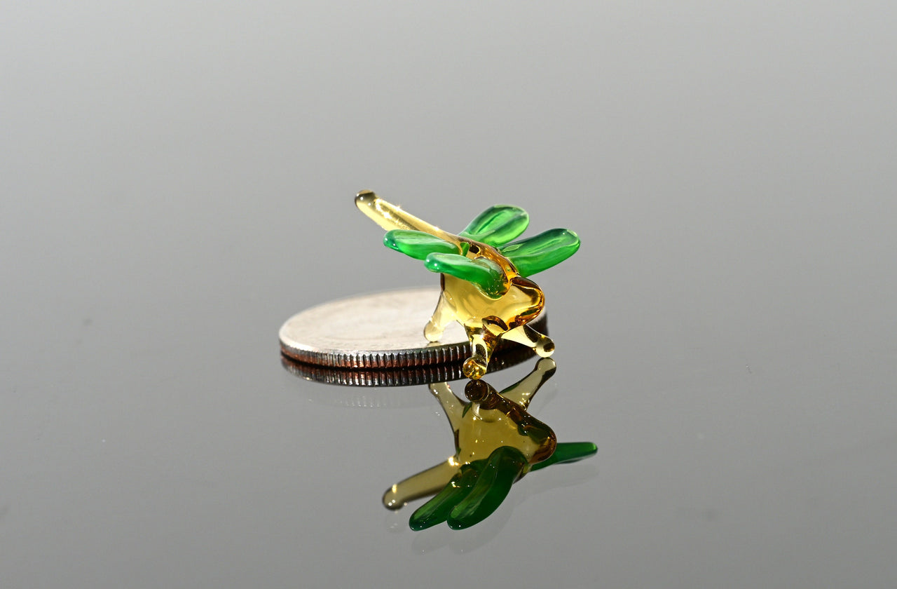 Miniature Glass Dragonfly Figurine: Hand-Sculpted Whimsical Decor