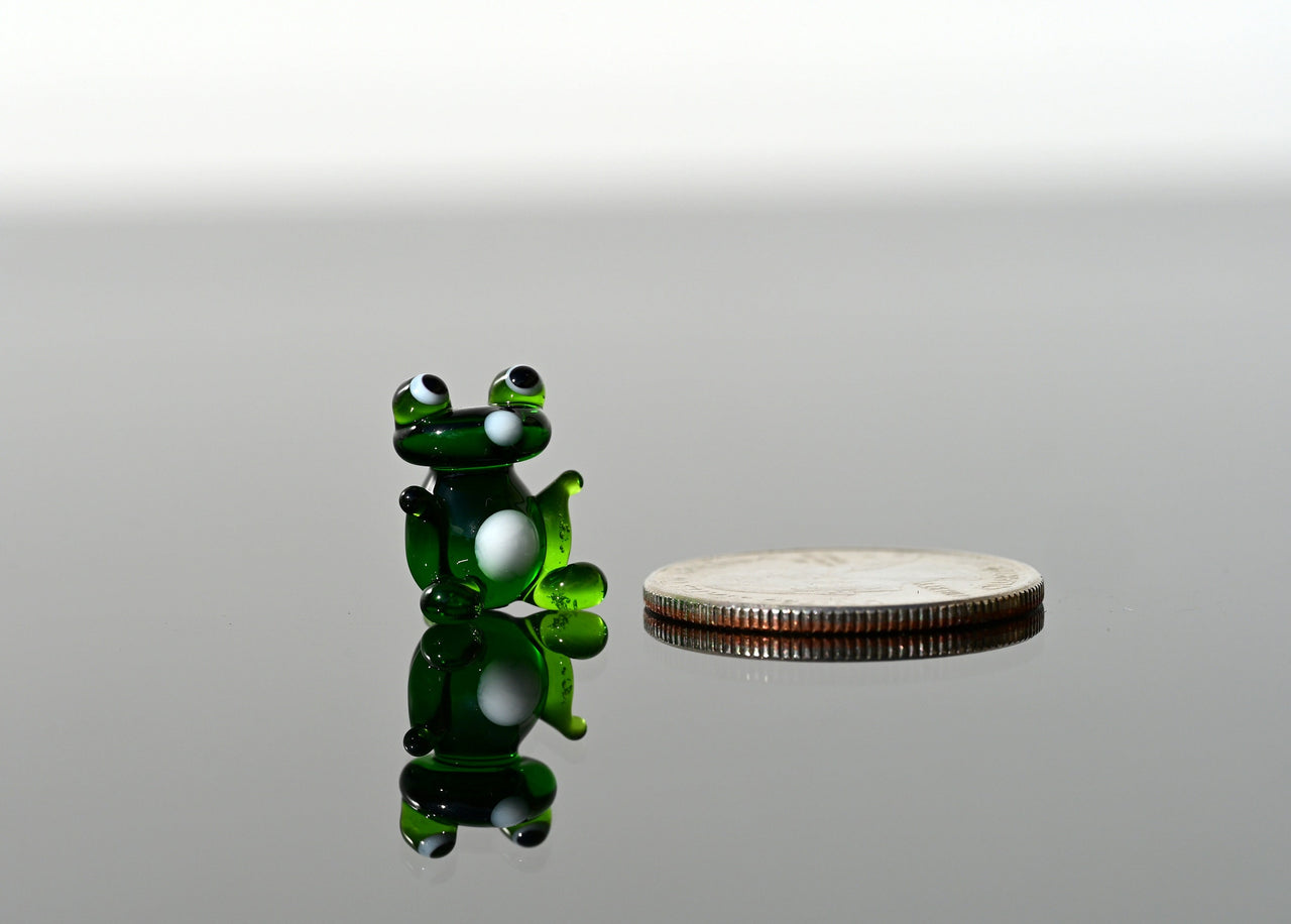 Mini Glass Animals, Tiny Glass Animals, Glass Animals, Cute Frog, Frog Figurines, Glass Frog, Frog Gifts, Mini Frog, Lampwork Glass