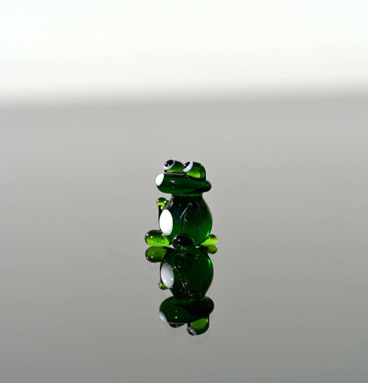 Tiny Glass Frog Figurine: Miniature Collectible Sculpture