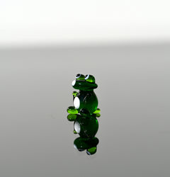 Tiny Glass Frog Figurine: Miniature Collectible Sculpture