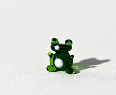 Tiny Glass Frog Figurine: Miniature Collectible Sculpture