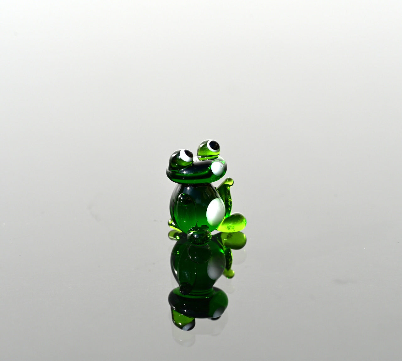 Mini Glass Animals, Tiny Glass Animals, Glass Animals, Cute Frog, Frog Figurines, Glass Frog, Frog Gifts, Mini Frog, Lampwork Glass