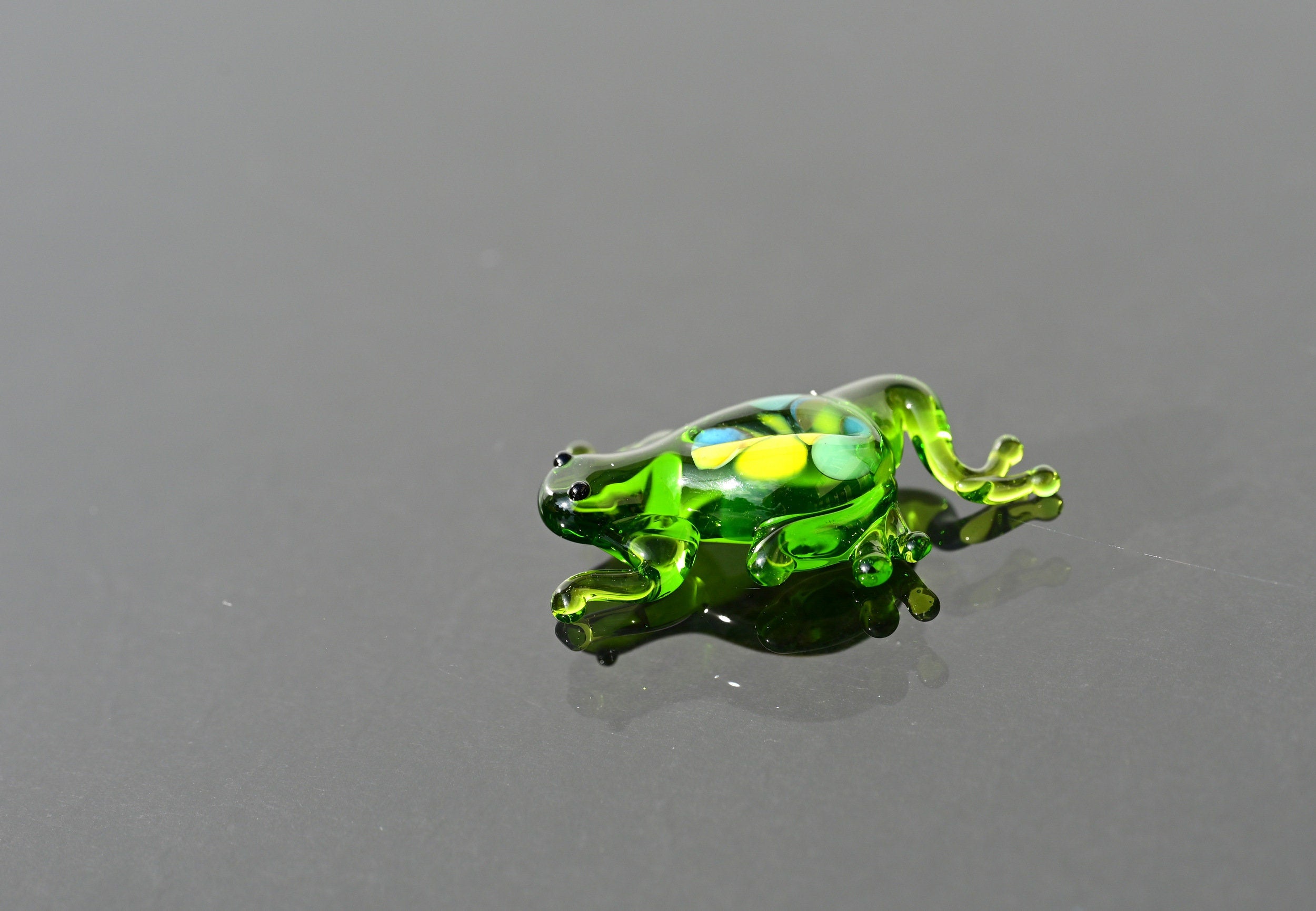 Lampwork Glass Frog Figurine: Whimsical Miniature Animal