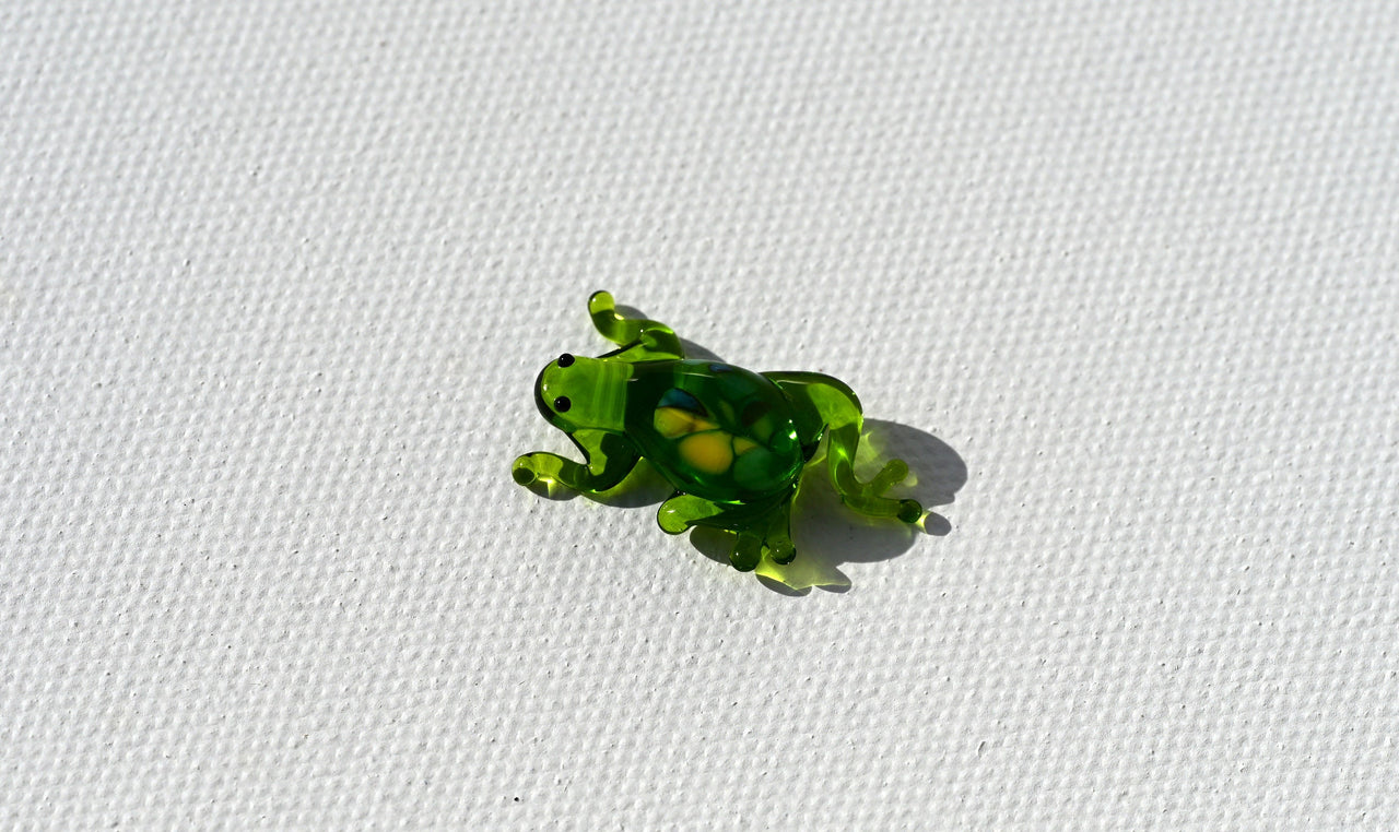 Lampwork Glass Frog Figurine: Whimsical Miniature Animal