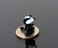 Tiny Glass Badger Figurine – Hand Blown Lampwork Miniature | Black & White Animal Sculpture | Collectible Desk Decor Gift