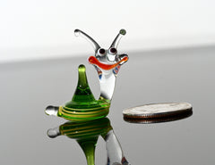 Hand Blown Green Glass Snail Figurine: Miniature Garden Sculpture