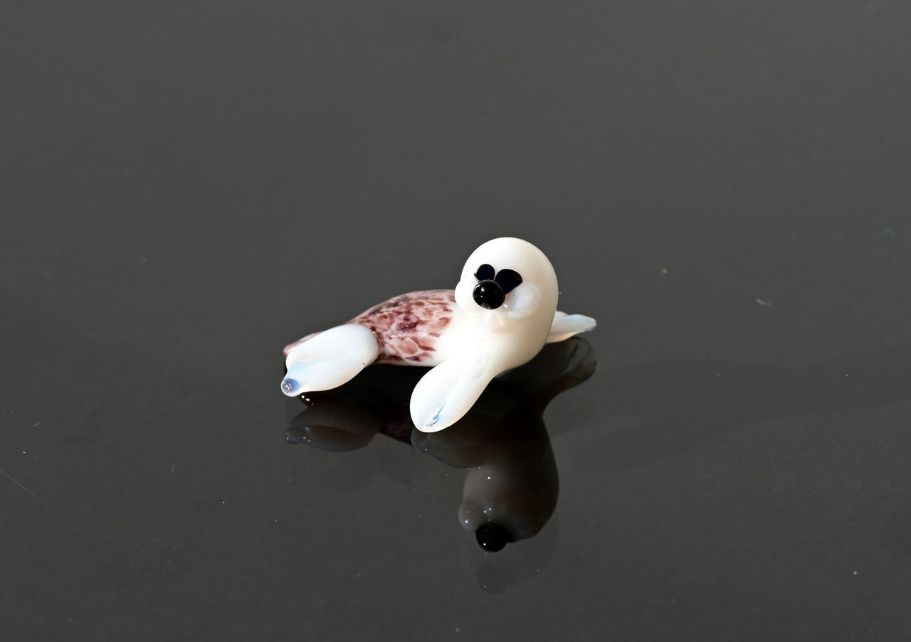 Miniature Glass Seal Figurine: Hand-Made Collectible Sculpture