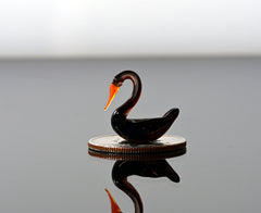 Tiny Glass Swan Figurine: Purple-Black Miniature