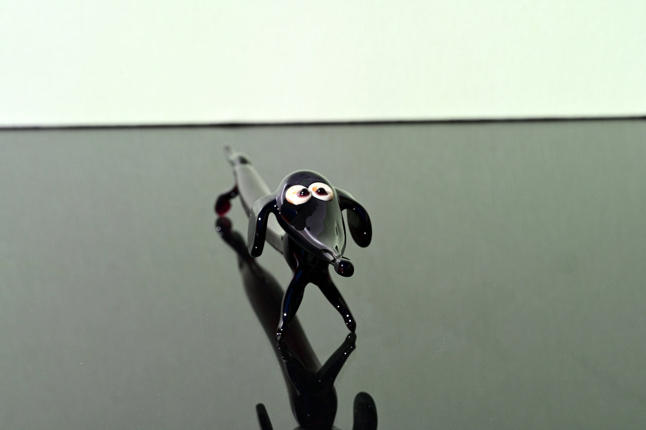 Purple Dachshund Figurine, Dachshund Gifts, Dog Memorial Gift, Wiener Dog Art, Blown Glass Animals, Sausage Dog Decor, Glass Dachshund