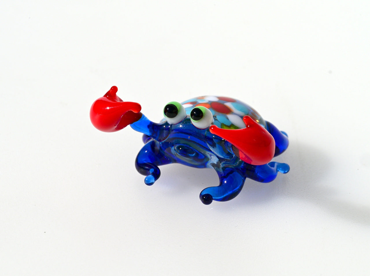 Hand Blown Glass Crab, Tiny Glass Animals, Mini Glass Animals, Beach Art, Crab Decor, Crab Art, Sea Animals, Hand Blown Glass, Glass Animals
