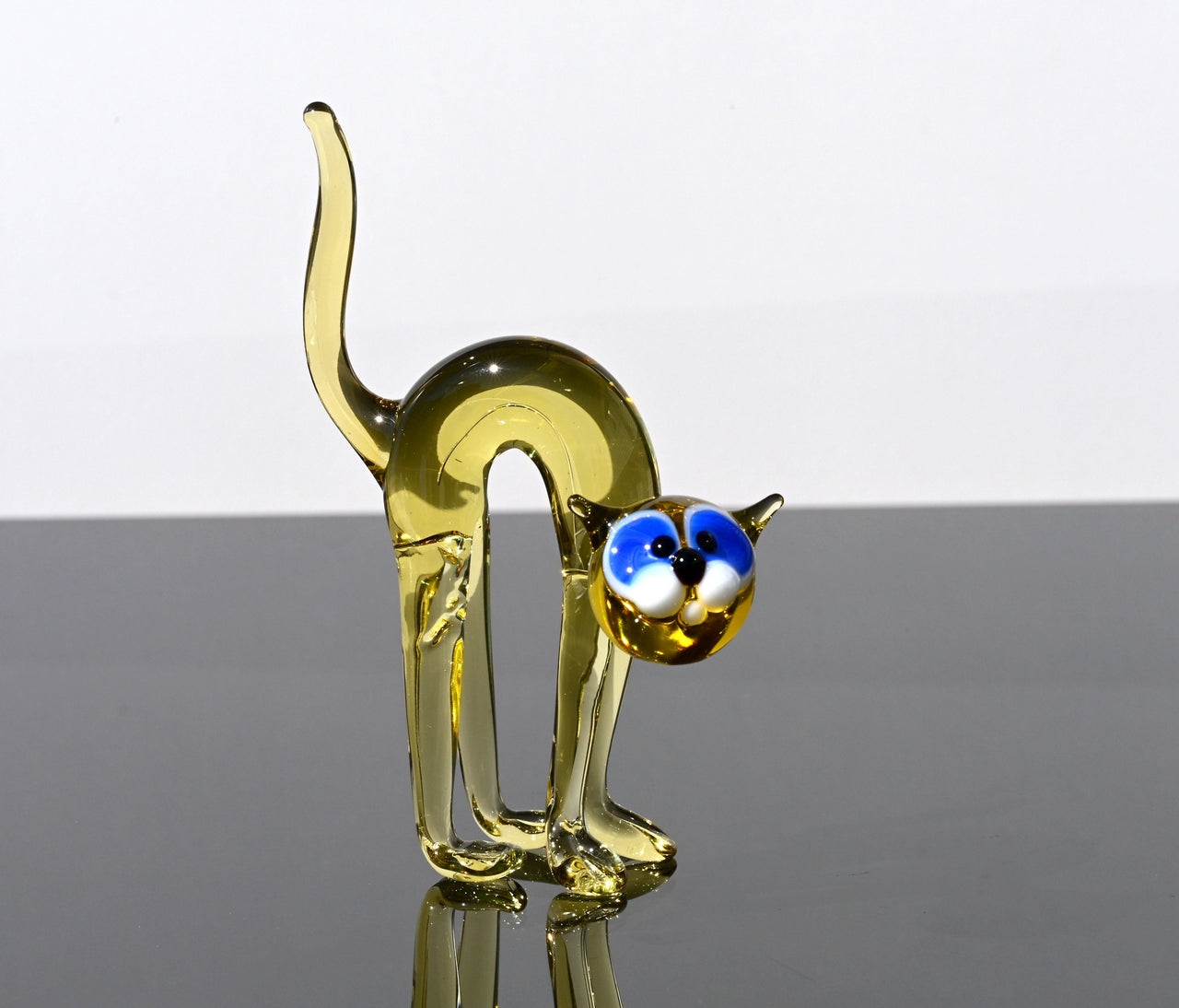 Handmade Yellow Glass Cat Figurine: Whimsical Flame-Worked Art