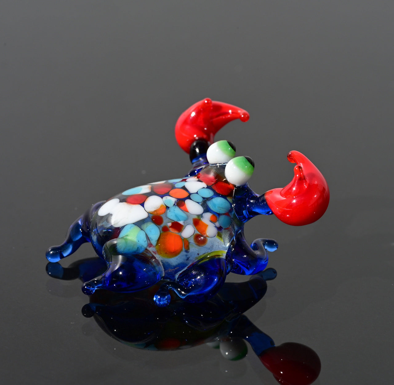 Hand Blown Glass Crab, Tiny Glass Animals, Mini Glass Animals, Beach Art, Crab Decor, Crab Art, Sea Animals, Hand Blown Glass, Glass Animals