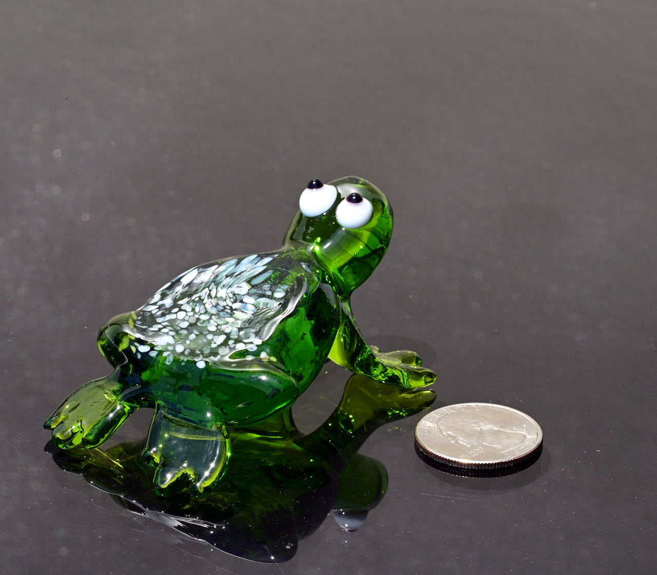 Handmade Green Glass Frog Figurine: Whimsical Art Glass Sculpture