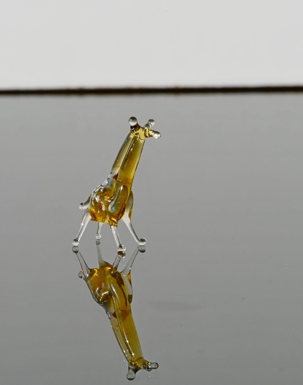 Tiny Glass Giraffe – Handblown Miniature Animal Figurine for Collectors
