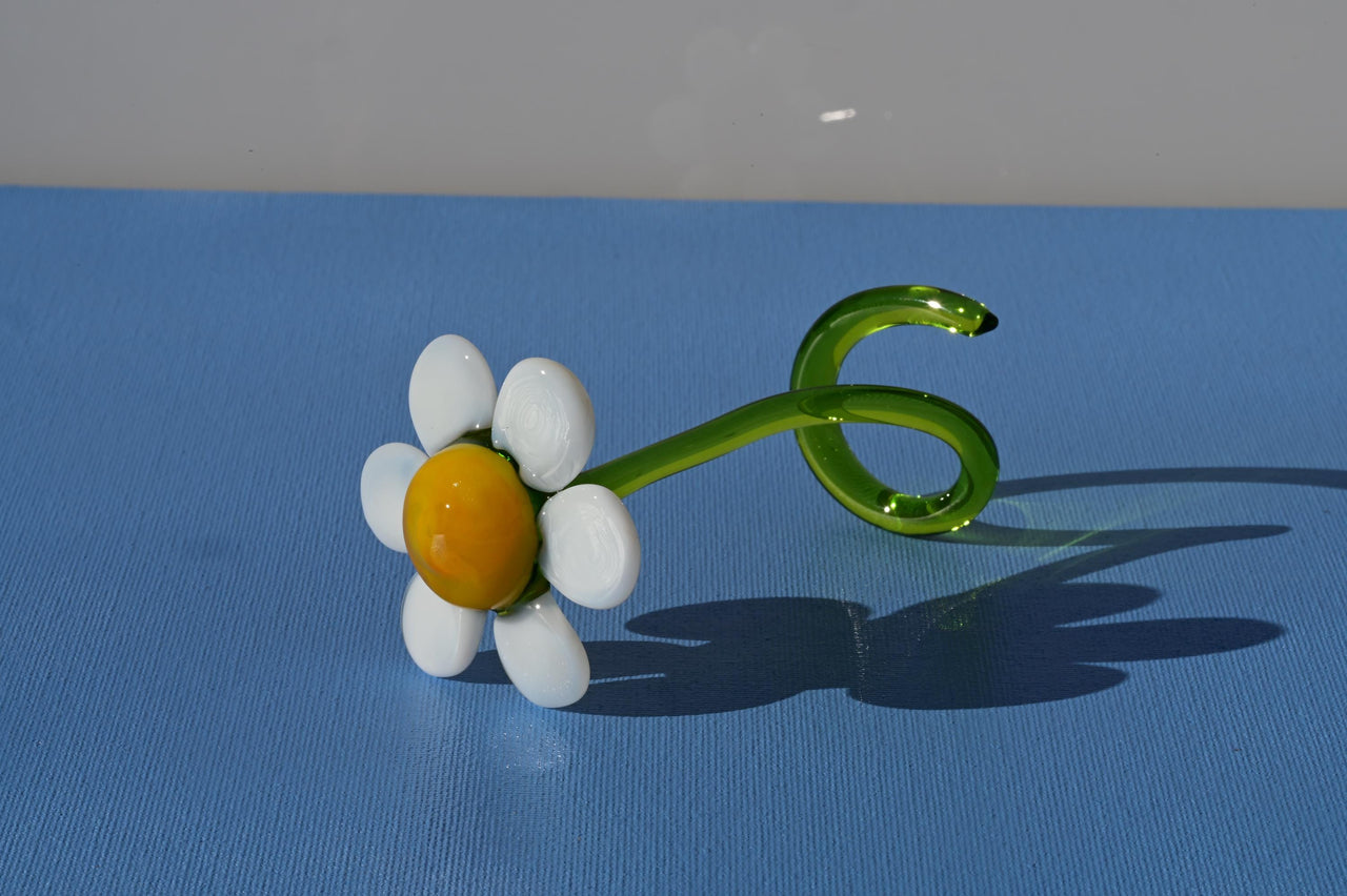 Glass Daisy Flower – Hand Blown Freestanding Sculpture – Unique Floral Gift Decor