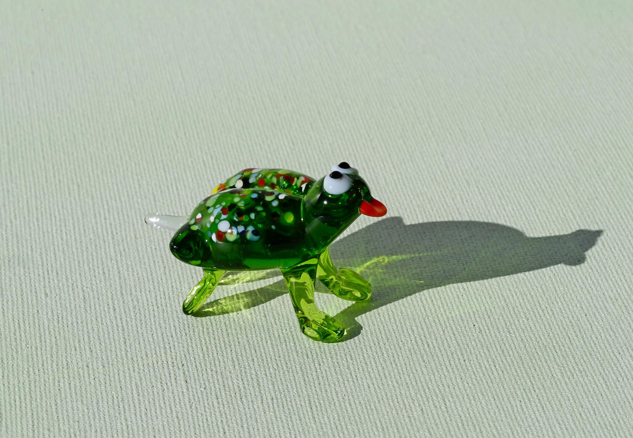 Hand Blown Glass Frog Figurine: Whimsical Collectible Sculpture