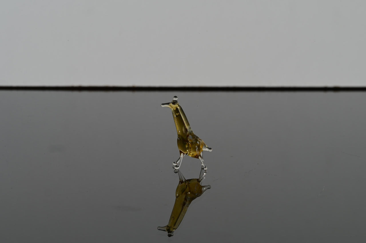 Tiny Glass Giraffe – Handblown Miniature Animal Figurine for Collectors