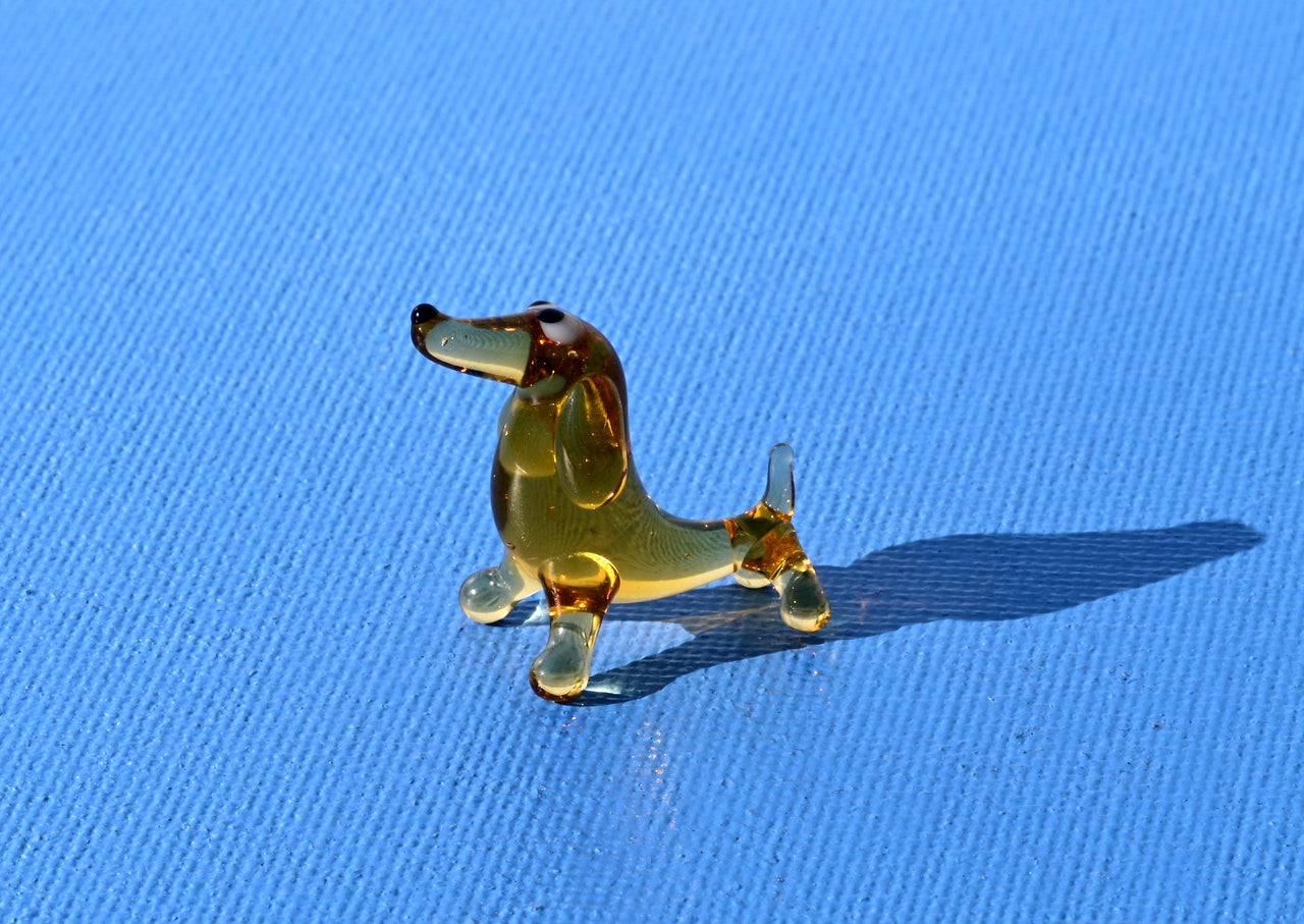 Hand-Blown Glass Dachshund Figurine: Miniature Art Glass Sculpture