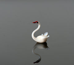 Tiny Glass Swan Figurine: Flamework Miniature Collectible