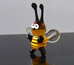 Art glass hand-blown bumble bee figurine with a lot of character and personality. Excellent addition to your glass menagerie collection.
