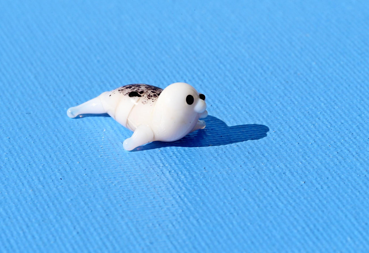 Miniature Glass Seal Figurine: Hand-Blown Collectible Sculpture