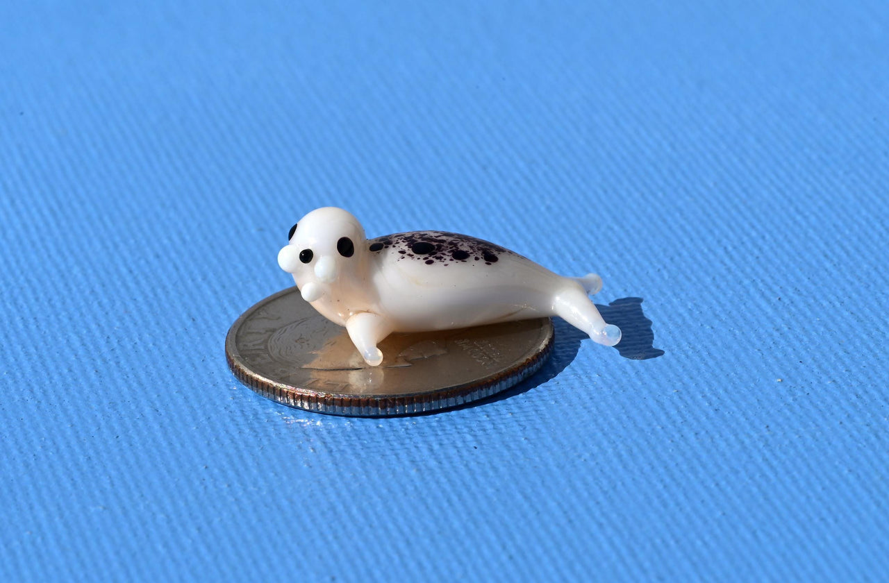 Miniature Glass Seal Figurine: Hand-Blown Collectible Sculpture