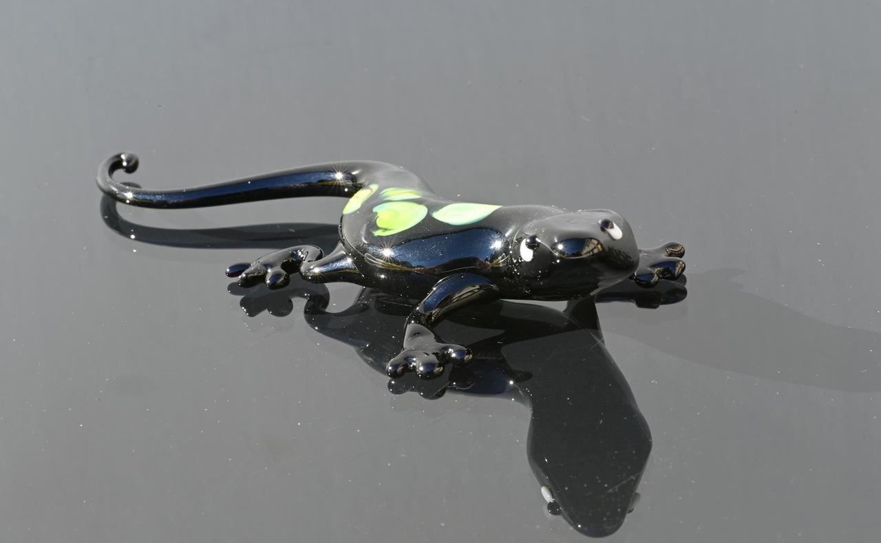 Handmade Black Glass Lizard Figurine: Weatherproof Art Sculpture