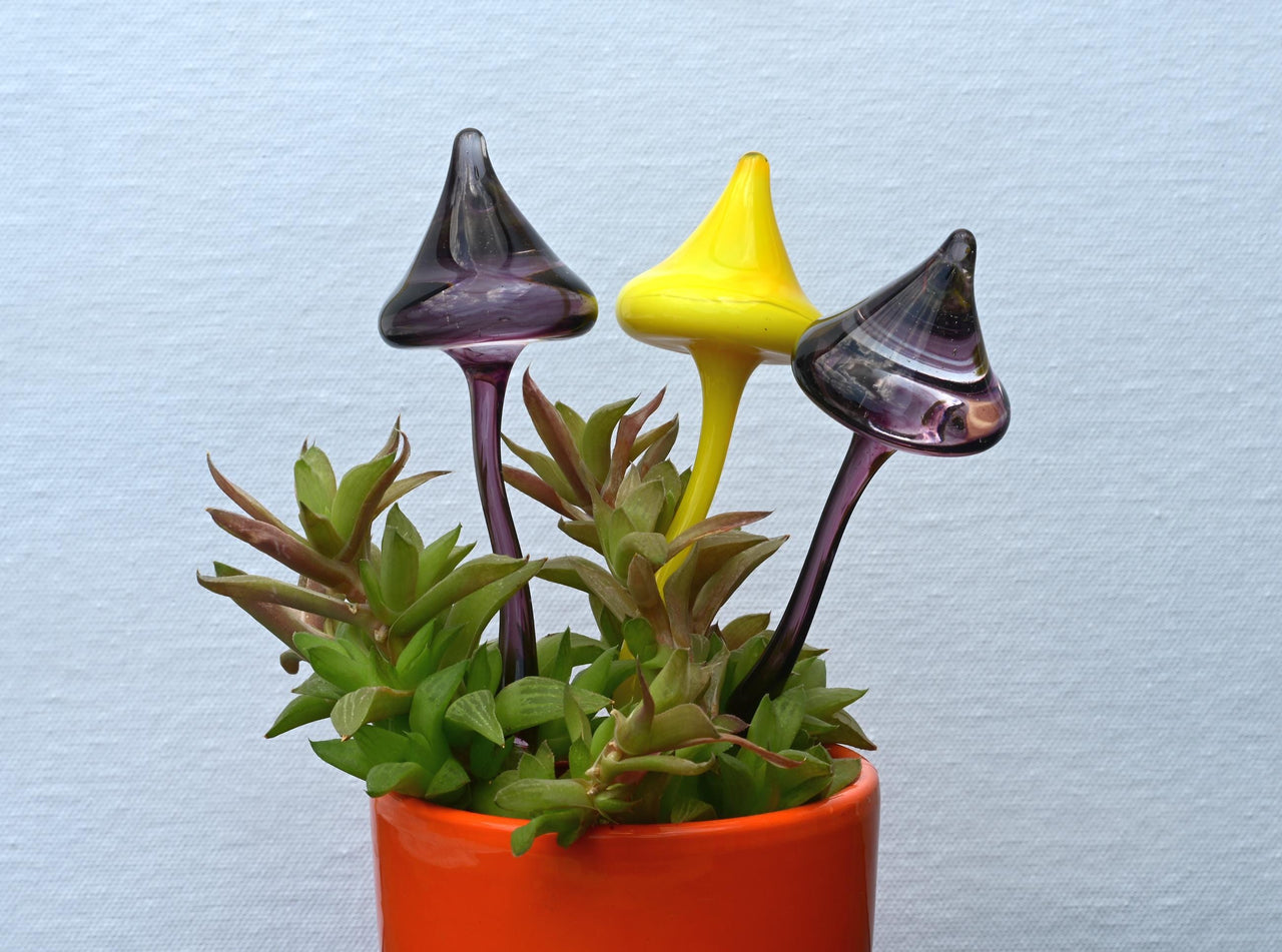 Hand-Blown Purple Glass Mushroom Decor: Weatherproof Flower Pot Ornament