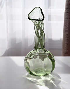 Central Piece Handblown Renaissance light green colored Glass Vase: Elegant Twisted Design.