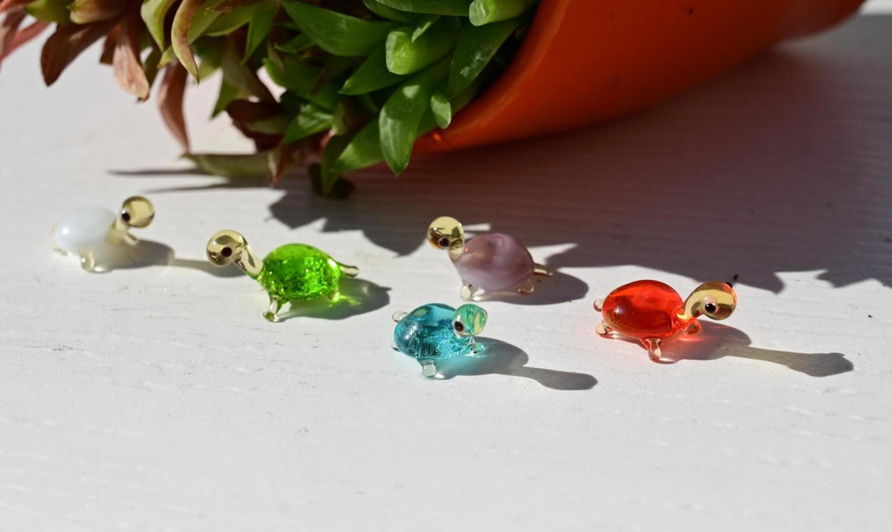 Hand Blown Mini Glass Turtles: Collectible Aquarium Decor
