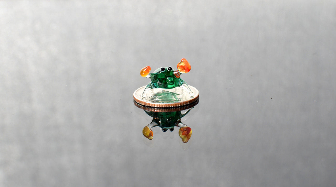 Tiny Glass Animals, Glass Crab, Mini Glass Animals, Summer Decor, Crab Decor, Beach Art, Sea Animals, Hand Blown Glass, Glass Animals, Crabs
